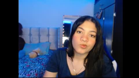 Snapshot of caylinn19 chatting on October 3, 2025, 3:47 am Caylinn online show from October 3, 2025, 3:47 am