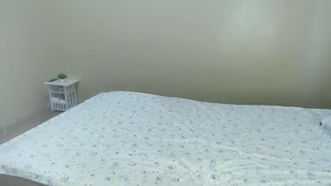 Selena online show from November 6, 2025, 7:53 am