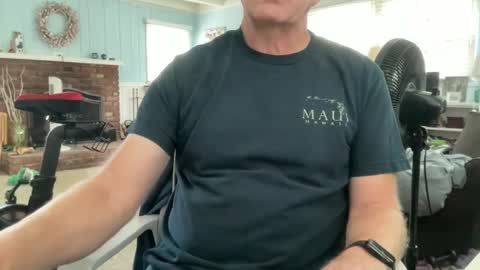 Snapshot of cbjohnjohn chatting on October 3, 2025, 9:12 pm John online show from October 3, 2025, 9:12 pm