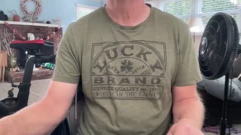 Snapshot of cbjohnjohn chatting on October 31, 2025, 3:46 pm John online show from October 31, 2025, 3:46 pm