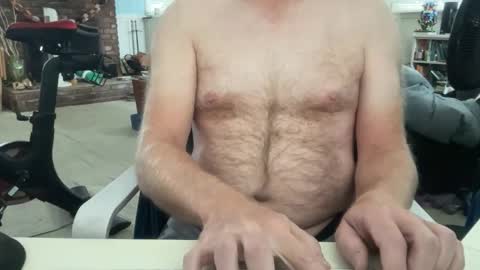 Snapshot of cbjohnjohn chatting on November 5, 2025, 4:29 pm John online show from November 5, 2025, 4:29 pm