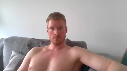 Snapshot of ccloser87 chatting on April 1, 2026, 3:31 pm ccloser87 online show from April 1, 2026, 3:31 pm