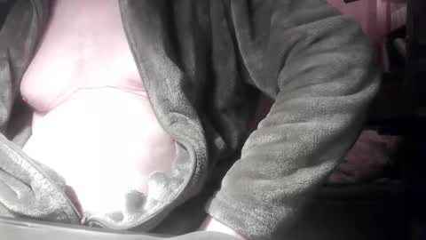 Snapshot of cd_99 chatting on February 23, 2025, 12:37 pm cd_99 online show from February 23, 2025, 12:37 pm