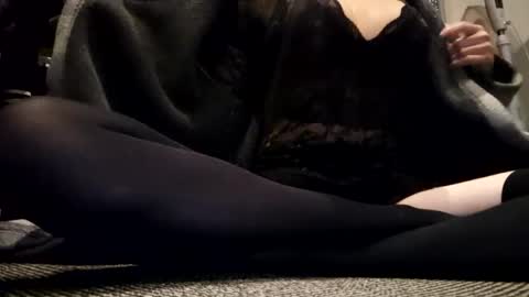 Cdleigh1984 online show from October 18, 2025, 10:54 pm