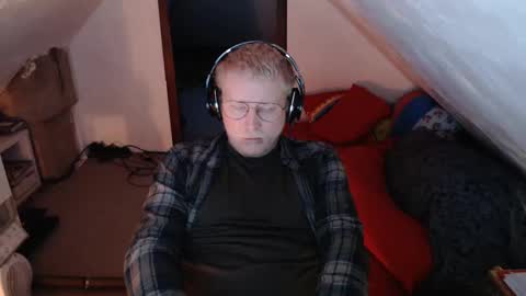 Snapshot of cebas chatting on March 6, 2025, 8:52 am cebas online show from March 6, 2025, 8:52 am