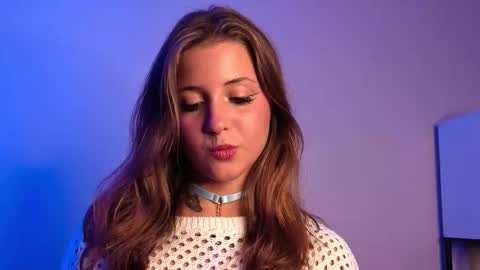 Lina  online show from November 6, 2025, 9:15 pm