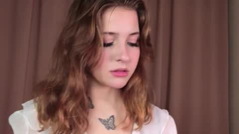 Lina  online show from March 4, 2026, 7:20 pm