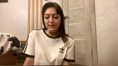 Snapshot of cecilyrolek chatting on February 18, 2026, 2:13 pm Gloria online show from February 18, 2026, 2:13 pm