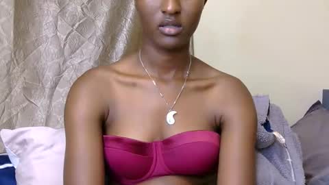 cee_queen online show from June 3, 2026, 3:09 am