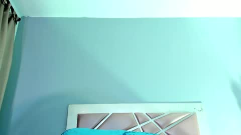 Snapshot of celeeste_w chatting on April 28, 2026, 2:27 am Celeste online show from April 28, 2026, 2:27 am