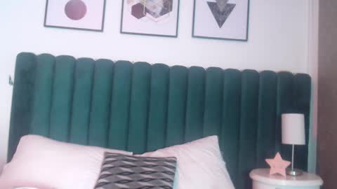 Celeste  online show from November 11, 2025, 4:45 am