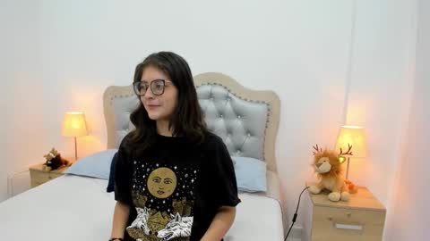 Celeste Calderon online show from December 18, 2025, 11:27 am