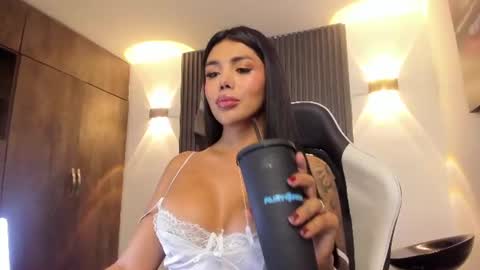 Snapshot of celeste_pervert chatting on June 21, 2026, 4:09 pm mia sofiabohorquez INSTAGRAM online show from June 21, 2026, 4:09 pm