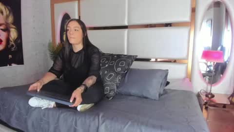 celeste_starsss online show from January 19, 2025, 9:13 pm