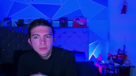 I am Valentinn online show from November 18, 2025, 1:55 am