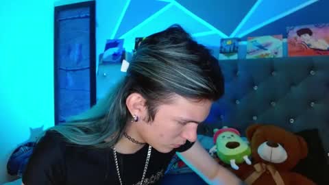 I am Valentinn online show from December 1, 2025, 5:29 pm