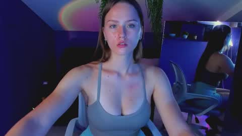 elin online show from September 17, 2025, 9:05 pm