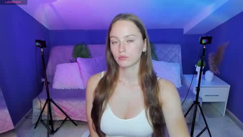 elin online show from October 14, 2025, 2:07 pm