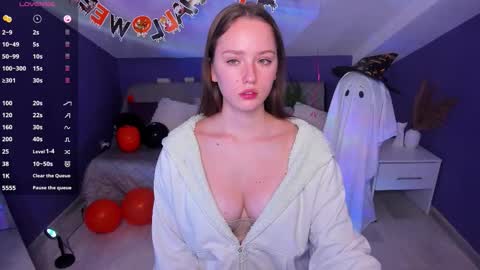 elin online show from November 2, 2025, 9:39 pm