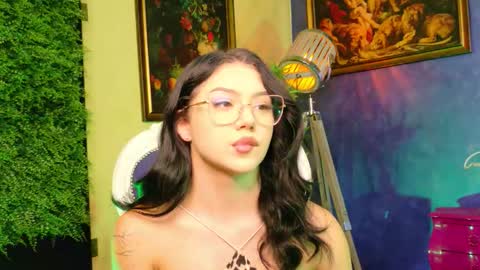 Snapshot of celinelow chatting on September 15, 2025, 6:02 am celinelow online show from September 15, 2025, 6:02 am