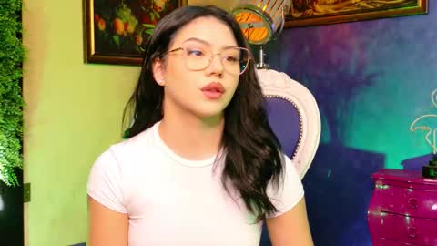 Snapshot of celinelow chatting on September 16, 2025, 8:48 am celinelow online show from September 16, 2025, 8:48 am