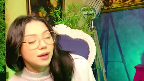 Snapshot of celinelow chatting on September 19, 2025, 5:31 am celinelow online show from September 19, 2025, 5:31 am