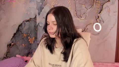 Hello guys my name is Sofi and Lizzie and  Vanessa online show from February 25, 2026, 8:57 am