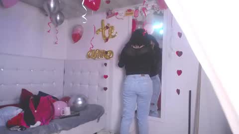Snapshot of cerecita_02 chatting on February 14, 2025, 6:40 pm Cerecita online show from February 14, 2025, 6:40 pm