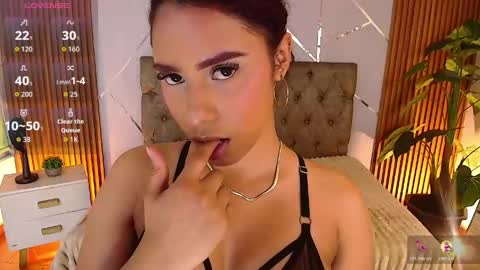 CHAARLOTTEE online show from May 21, 2026, 8:27 pm