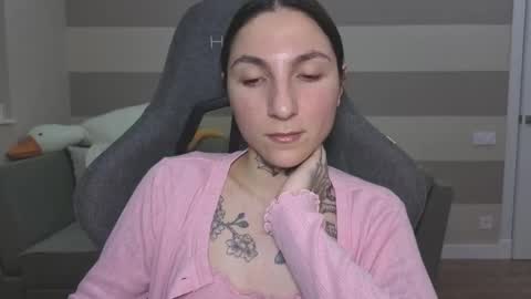 Kate online show from November 17, 2025, 9:09 pm