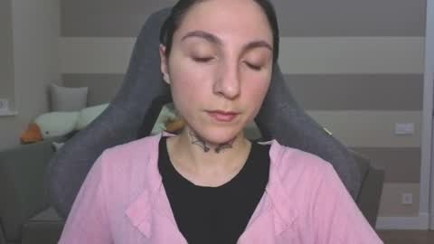 Kate online show from March 28, 2026, 2:49 pm