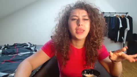 Stephanieblisss online show from January 5, 2025, 10:32 am