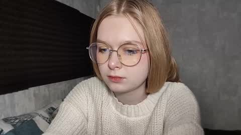 Lia online show from February 12, 2026, 7:14 am