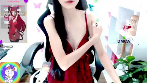 changchang_ online show from April 18, 2026, 6:39 am