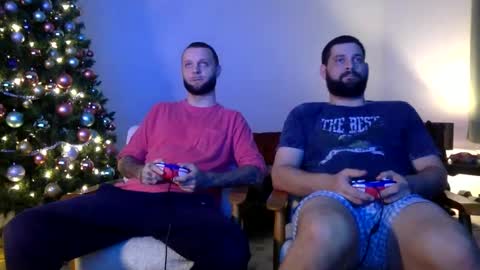 Snapshot of change340 chatting on December 4, 2024, 2:09 am TATS AND TANNED online show from December 4, 2024, 2:09 am