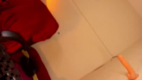 chantal_fuck online show from May 13, 2026, 1:25 am