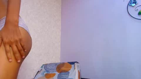 Raquel  online show from November 7, 2025, 12:05 pm