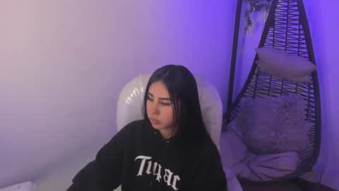 Chantall online show from November 22, 2025, 5:39 am