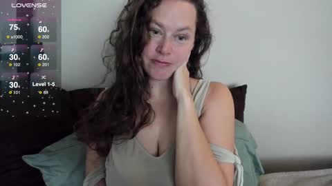 Snapshot of chantarra chatting on December 18, 2024, 11:40 pm Chantarra Chant Chanty C Lady C please not baby babe BB or other pet names online show from December 18, 2024, 11:40 pm