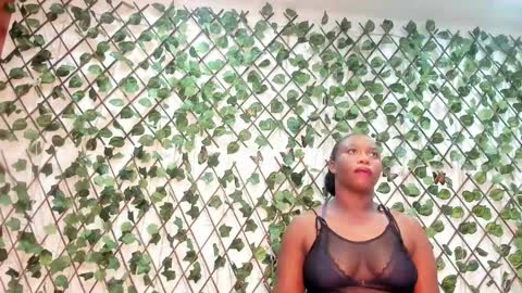 Snapshot of chantelxxl chatting on October 2, 2025, 11:17 am chantelxxl online show from October 2, 2025, 11:17 am