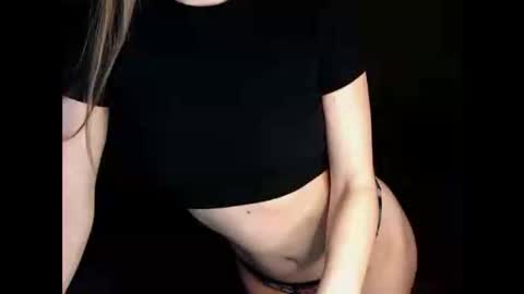 Snapshot of chanti_lovee chatting on March 4, 2025, 9:32 pm We Vibe Device that vibrates at the sound of Tips and makes me wet. vibe lush edging daddy lovense online show from March 4, 2025, 9:32 pm