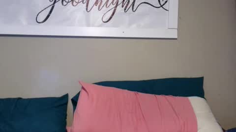 ChLoE online show from April 6, 2026, 11:49 pm