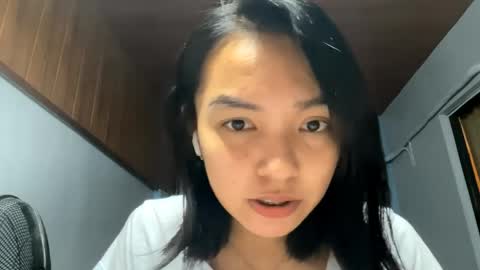 Snapshot of charamaracle chatting on April 1, 2026, 1:01 pm Elly online show from April 1, 2026, 1:01 pm