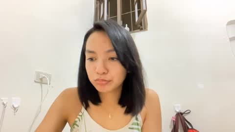 Snapshot of charamaracle chatting on April 6, 2026, 11:55 am Elly online show from April 6, 2026, 11:55 am