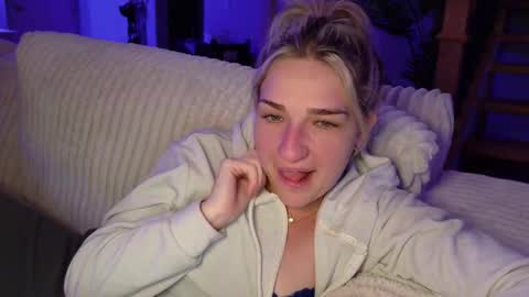 char  online show from December 17, 2025, 12:16 am