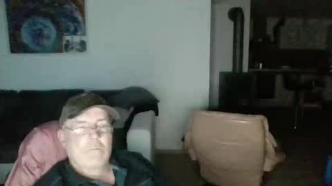 Snapshot of charles6064 chatting on December 24, 2024, 6:39 pm charles6064 online show from December 24, 2024, 6:39 pm