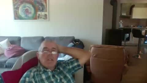 charles6064 online show from May 22, 2026, 11:27 am