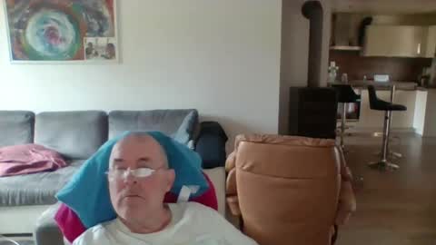 Snapshot of charles6064 chatting on June 6, 2026, 7:46 am charles6064 online show from June 6, 2026, 7:46 am