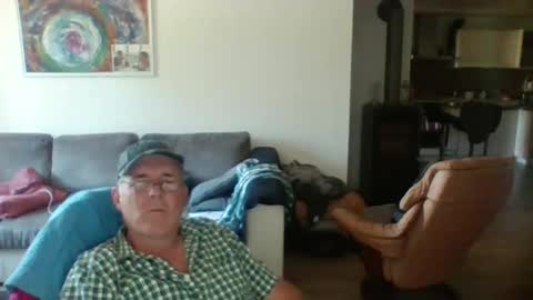 Snapshot of charles6064 chatting on June 15, 2026, 10:28 am charles6064 online show from June 15, 2026, 10:28 am