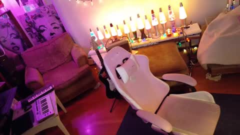 Snapshot of charli_girl chatting on January 5, 2025, 9:57 pm Charli online show from January 5, 2025, 9:57 pm